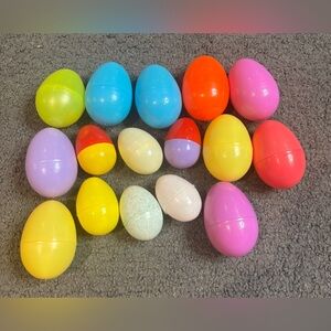 Lot of 16 Plastic Easter Eggs